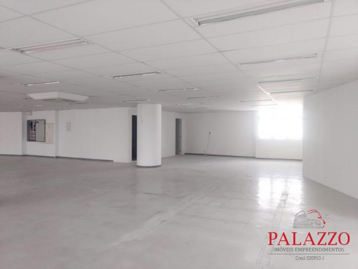 Prédio Inteiro para alugar, 950m² - Foto 2