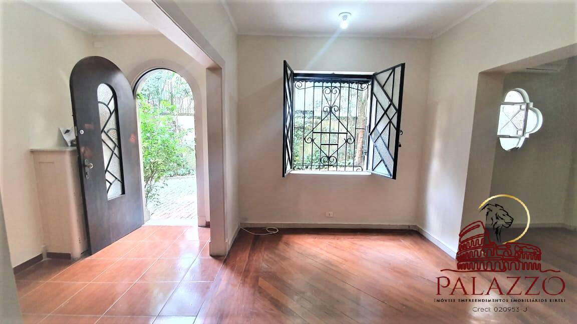 Casa para alugar com 6 quartos, 75m² - Foto 1