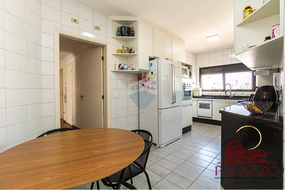 Apartamento à venda com 3 quartos, 152m² - Foto 7